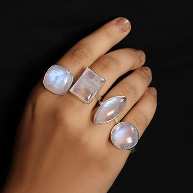 Moonstone Ring-Edged Poise