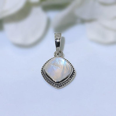 Moonstone Pendant-Ravishing Moon - Gemstone Silver Jewelry