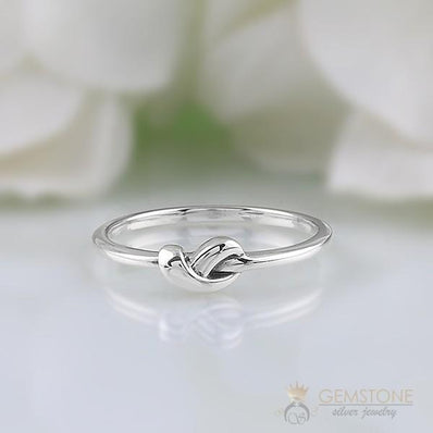 Silver Ring-Knotted Petite